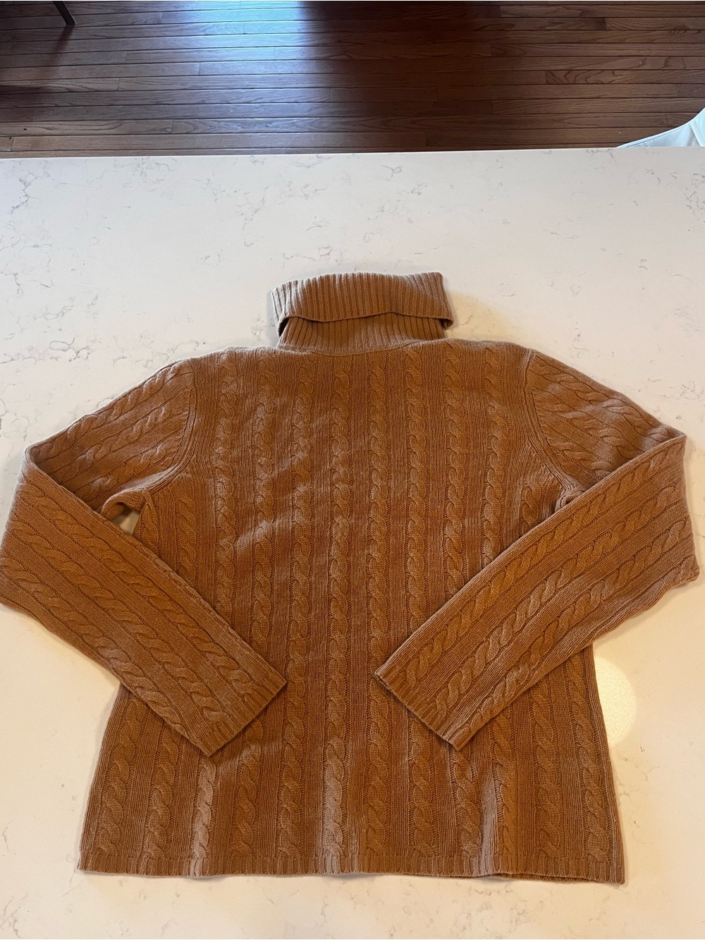 Deane & White đŻ% Cashmere Cable Knit Turtleneck Sweater Womenâs -Size Medium-EUC - Picture 2 of 7